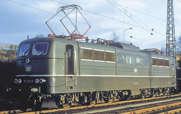 Piko 51301 - German Electric Locomotive BR 151 of the DB