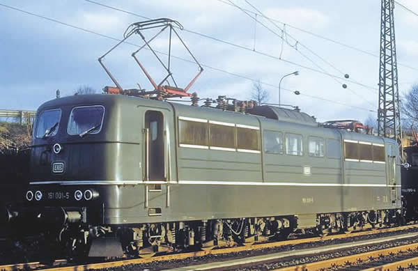 Piko 51305 - German Electric Locomotive BR 151 of the DB (Sound Decoder)