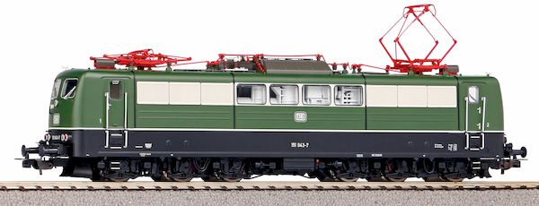 Piko 51317 - German Electric locomotive BR 151 of the DB (Sound)