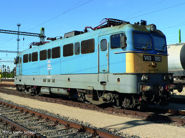 Piko 51431 - Hungarian Electric Locomotive BR V 43 of the MAV