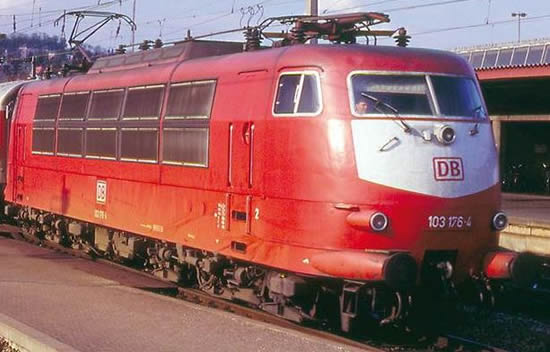 Piko 51674 - German Electric Locomotive BR 103 of the DB (DCC Sound Decoder)
