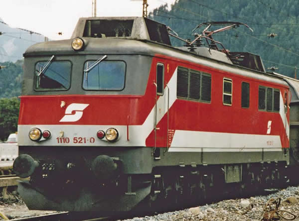 Piko 51764 - Austrian Electric Locomotive series 1110.5 of the ÖBB (Sound)