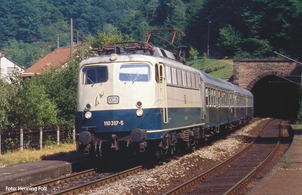 Piko 51817 - German Electric Locomotive BR 110 of the DB (Sound Decoder)