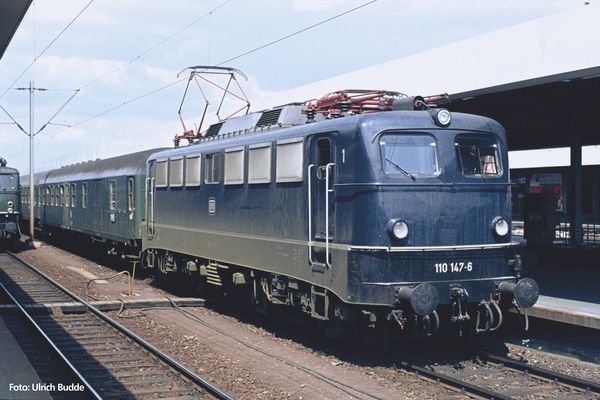 Piko 51925 - German Electric Locomotive BR 110 of the DB (Sound Decoder)