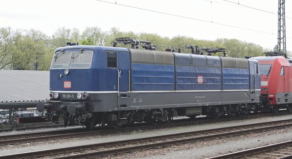 Piko 51946 - German Electric Locomotive BR 181.2 of the DB AG-Blue (Sound Decoder)