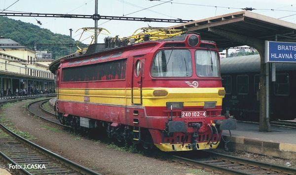 Piko 51952 - Slovakian Electric Locomotive 240 Laminatka Slovakia (Sound Decoder)