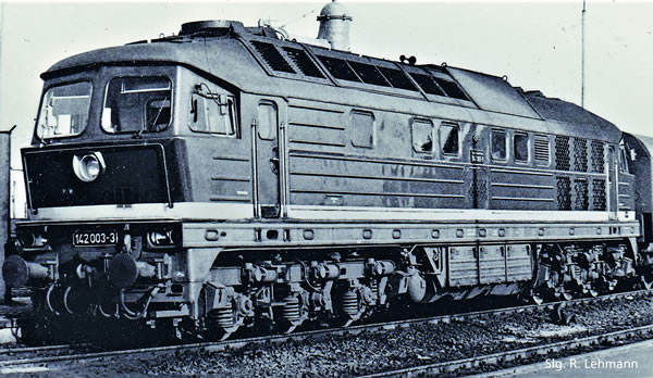 Piko 52779 - German Diesel Locomotive BR 142 of the DR (Sound)