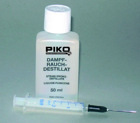 Piko 56162 - Smoke Fluid 50ml & Syringe