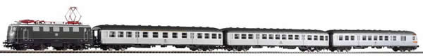 Piko 58113 - German Train Set with Electric Locomotive BR 141 & 3 Passenger Cars of the DB