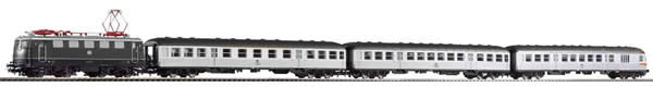 Piko 58213 - German Train Set with Electric Locomotive BR 141 & 3 Passenger Cars of the DB