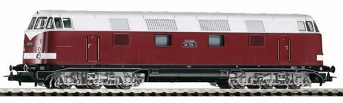 Piko 59383 - BR 118.6-8 Diesel 6-Axle DR IV Red/White