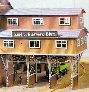 Piko 61123 - Sand Works Loading Bridge