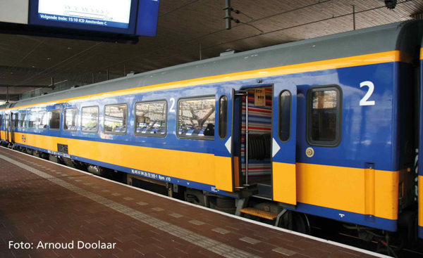 Piko 97665 - Dutch ICR 2nd Class Passenger Car of the NS