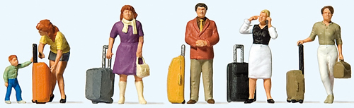 Preiser 10641 - Standing travellers with wheeled suitcases