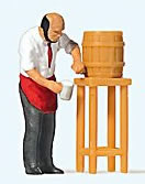 Preiser 28192 - Man Pouring Draft Beer