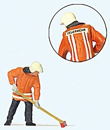 Preiser 28198 - Fireman Sweeping