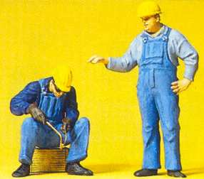 Preiser 45076 - Workman standing/welding