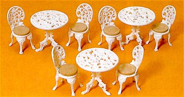 Preiser 45209 - Tables & chairs