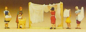 Preiser 79050 - Women hanging wash     5/