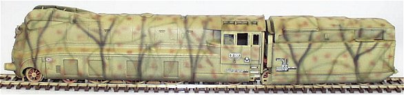 REI REI0031 - BR 01 Camouflaged Streamlined Express Locomotive