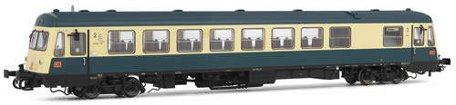Rivarossi 2401 - German Diesel Railcar Class 627.004 of the DB