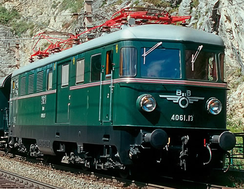 Rivarossi 2582 - Austrian Electric Locomotive Class 1046, 2nd series of the OBB