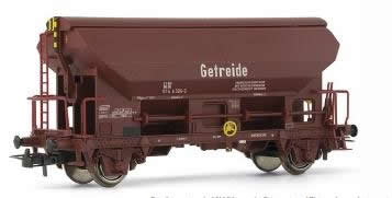Rivarossi 6152 -  Hopper wagon 2 axle, type Tdgs-y938 “Getreide”,  DR