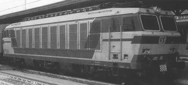 Rivarossi HR2695 - Italian electric locomotive E632 015 of the FS in original livery with Faiveley pantograph