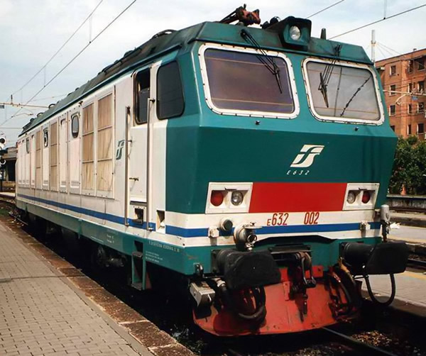 Rivarossi HR2697 - Italian electric locomotive E632 002 of the FS in XMPR1 livery with Faiveley pantograph
