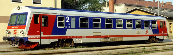 Rivarossi HR2757S - Austrian Diesel railcar series 5047 of the ÖBB (DCC Sound Decoder)