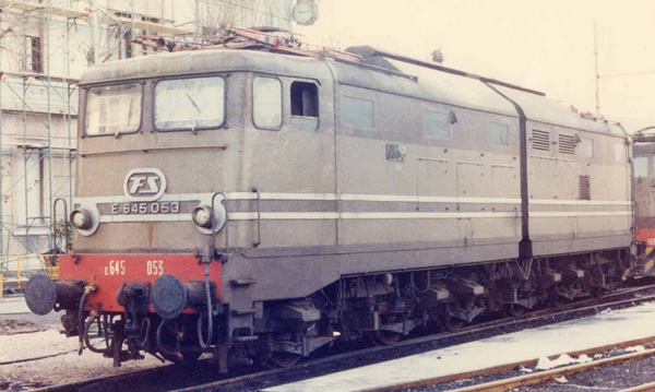 Rivarossi HR2870S - Italian Electric locomotive E.645, castano/isabella of the FS (DCC Sound Decoder)