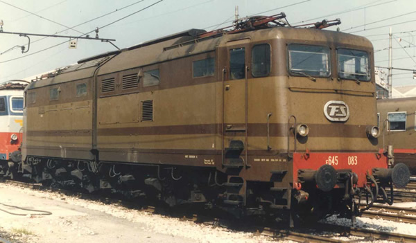 Rivarossi HR2872 - Italian Electric locomotive E.645, castano/isabella of the FS