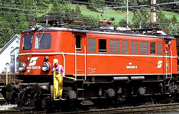 Rivarossi HR2938S - Austrian Electric Locomotive Series 1040 of the OBB (Sound)