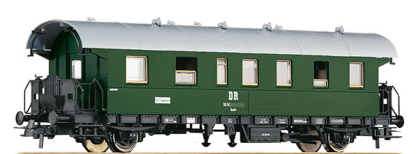 Roco 54202 - German 2nd Class Passenger Car of the DR