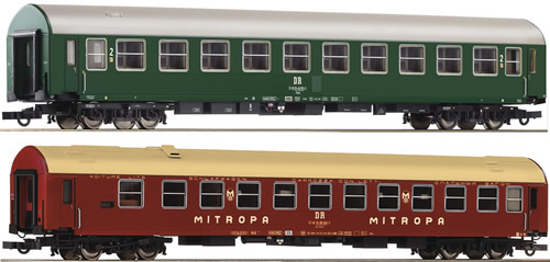 Roco 64146 - German 2-piece Set Passenger Carriage Saßnitz-Express of the DR