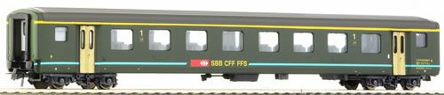 Roco 64362 - 1st Class Passenger Carriage