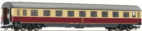 Roco 64511 - German 1st Class Compartment Car of the DB
