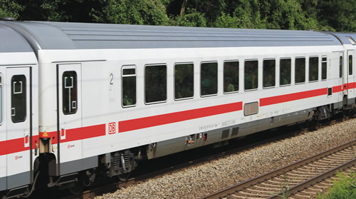 Roco 64912 - German 2nd Class Passenger Coach of the DB AG