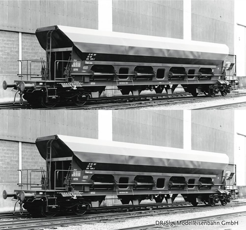 Roco 67140 - 2pc German Self Unloading Hopper Wagon Set of the DR