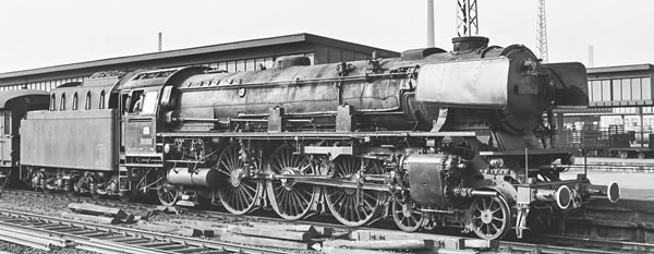 Roco 72216 - German Steam Locomotive BR 03 1013 of the DB