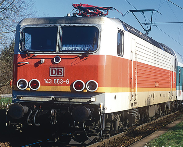 Roco 73331 - German Electric Locomotive BR 143 S-Bahn of the DB-AG (Sound)