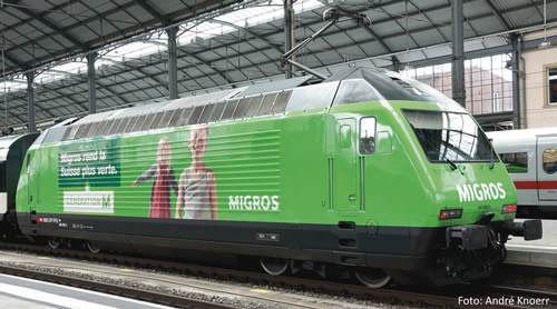 Roco 73645 - Swiss Electric Locomotive Re 460 Migros of the SBB (DCC Sound Decoder)