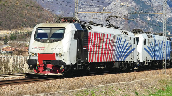 Roco 73679 - Italian Electric locomotive EU 43-007