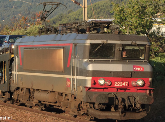 Roco 73882 - French Electric Locomotive BB22200 of the SNCF (Sound)