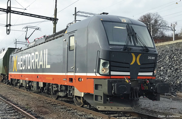 Roco 73973 - Swedish Electric locomotive 243-001 of the Hectorrail (DCC Sound Decoder)