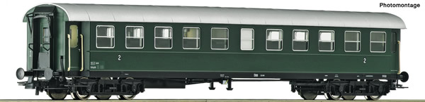 Roco 74446 - Austrian 2nd class ribbed wagon of the ÖBB