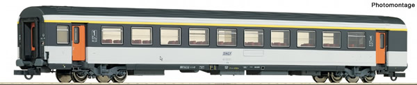 Roco 74531 - 1st class corail open-plan coach, SNCF