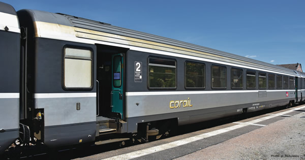 Roco 74539 - 2nd class “Corail” saloon coach