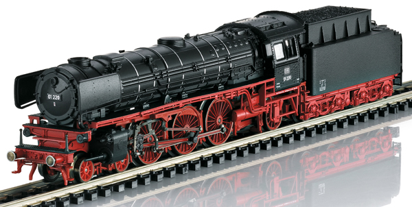 Trix 16015 - German Steam Locomotive 01 220 of the DB (Sound) - Trix Club