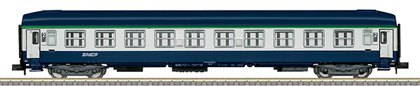 Trix 18467 - Type B9c9x Express Train Passenger Car